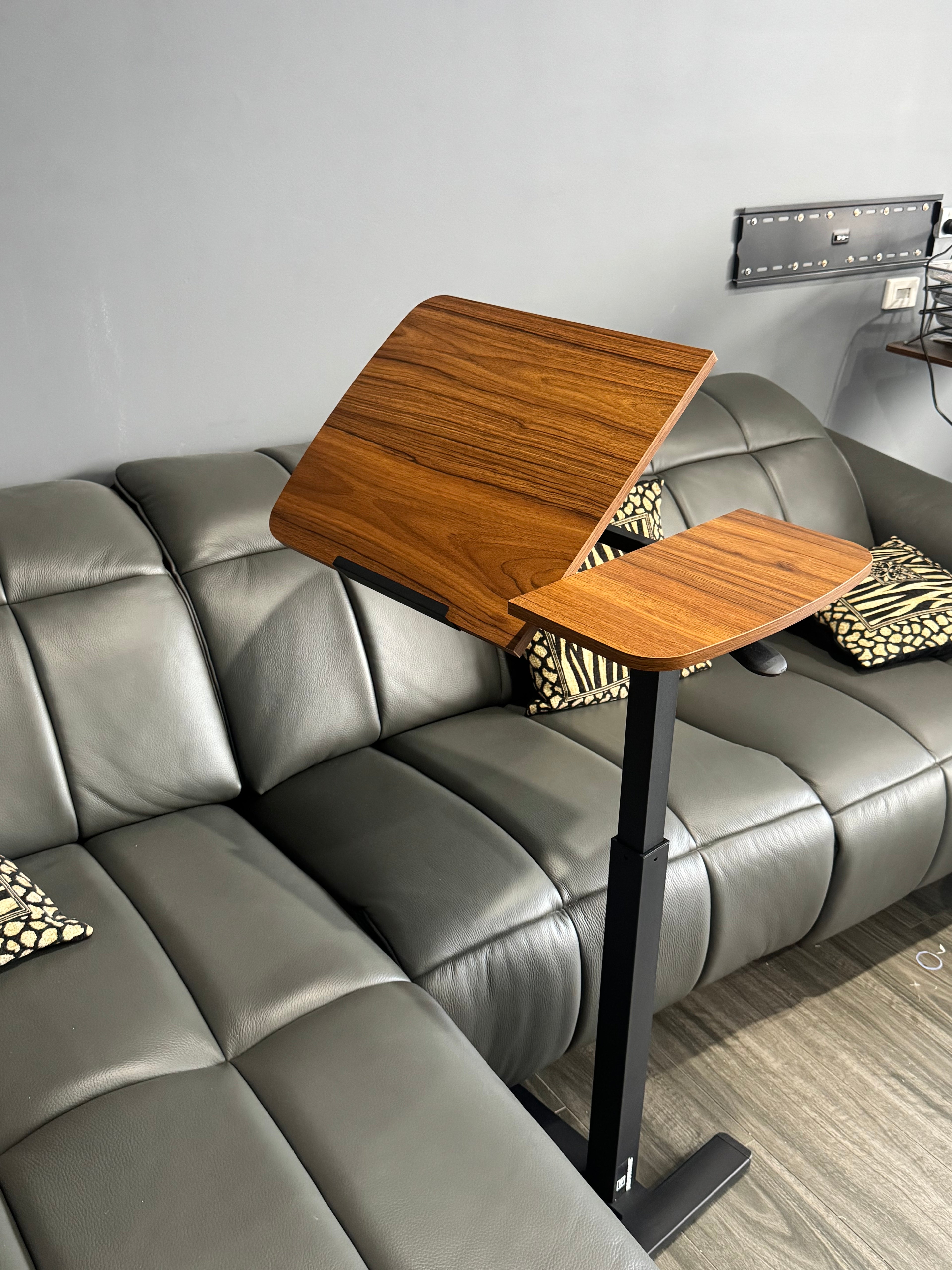 White Height-Adjustable Mobile Bedside Table – Compact & Flexible